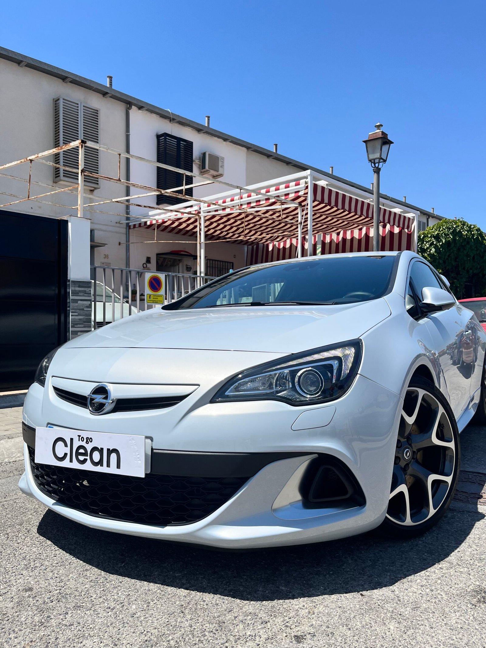 Cómo proteger la pintura de tu coche del sol, polvo y suciedad en Granada
